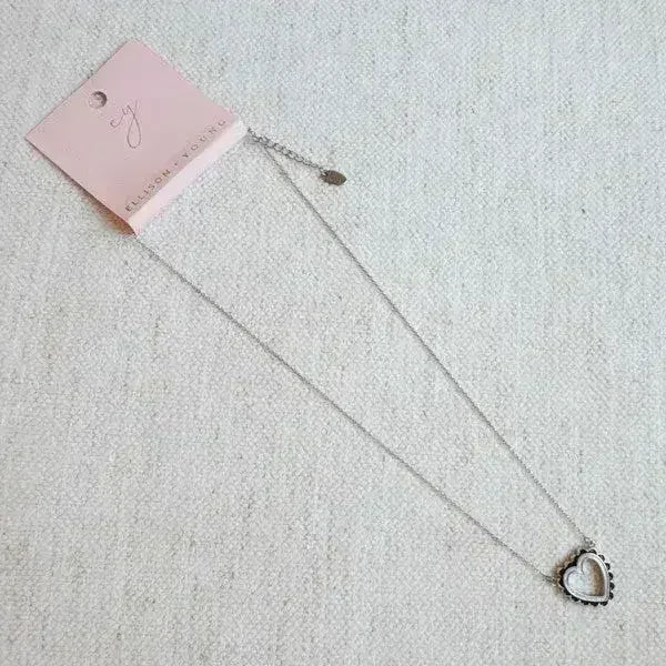 Scallop Edge Heart Necklace - 18k Gold Plated | Femstylo