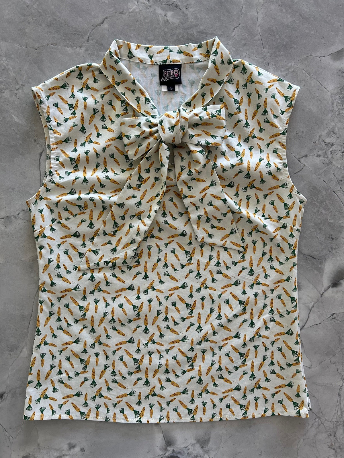Carrots Bow Top