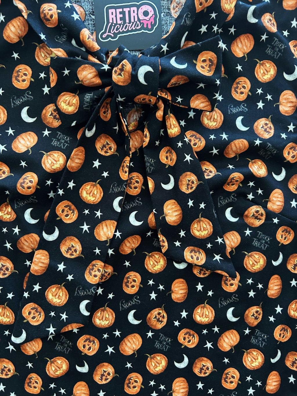 Jack-o’-lantern Bow Top