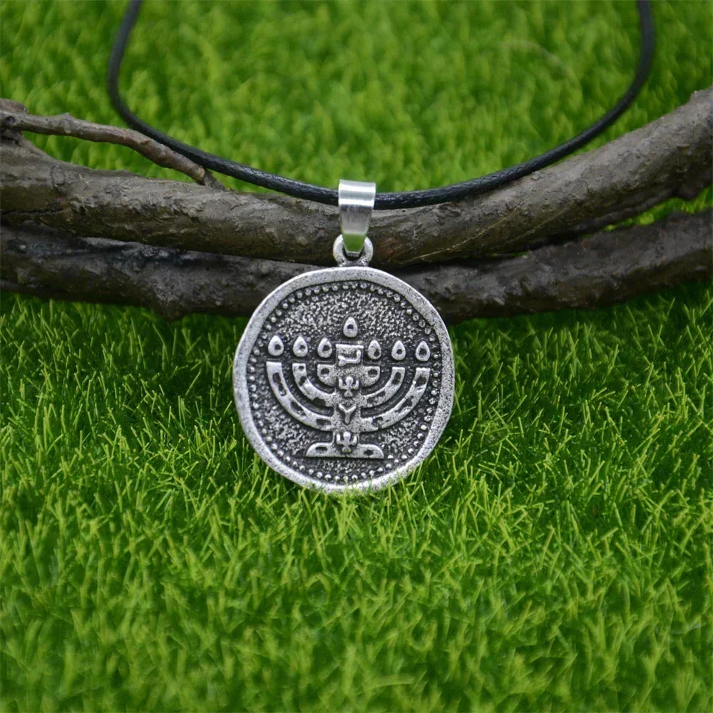 Nostalgia Judaica Menorah Pendant Jewish Jewelry Necklace For Mens Womens Hebrew Israel Faith Lamp Hanukkah Gifts Dropshipping