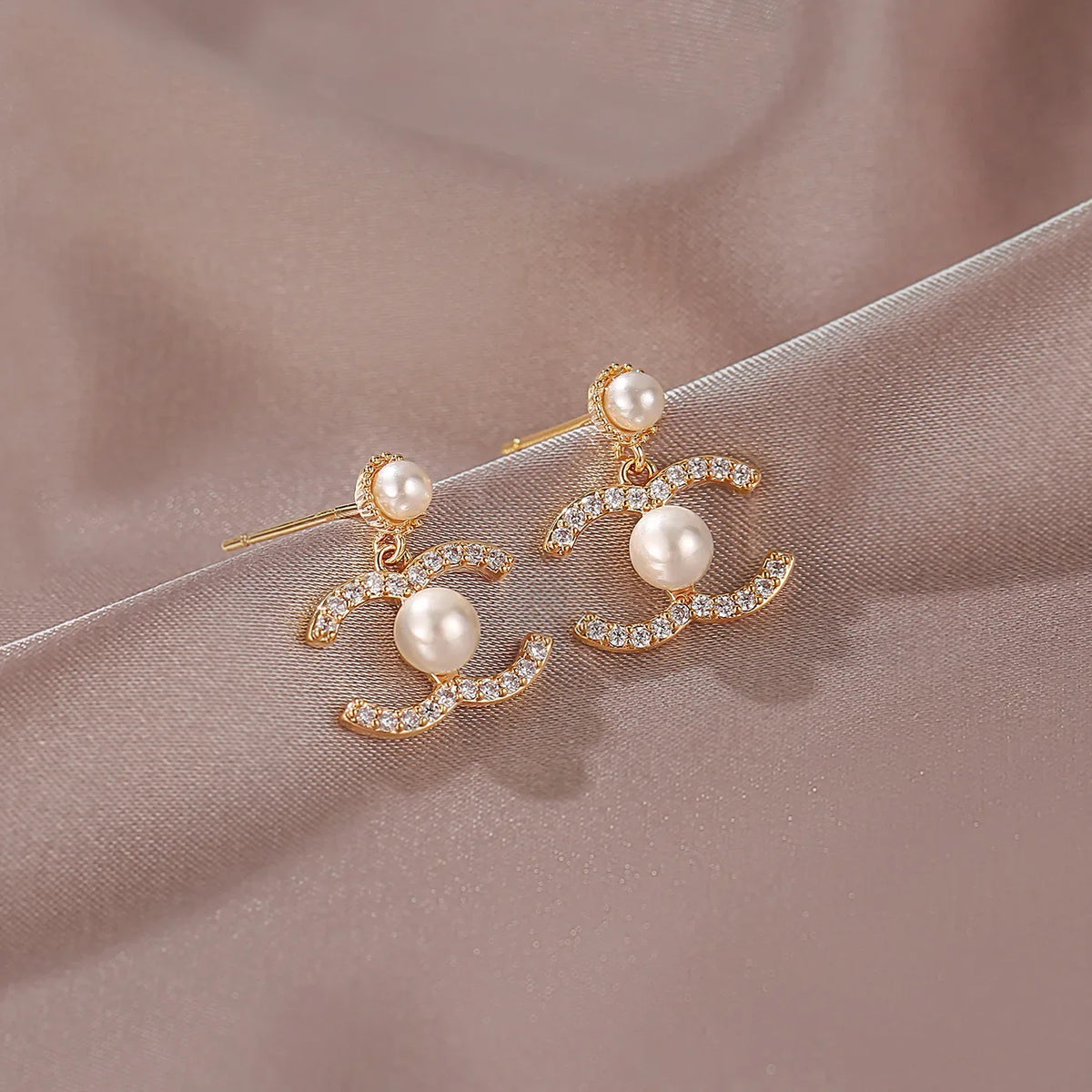 Minimalist Luxury Pearl Rhinestone Drop Earrings Gold Tone Dangle Stud Earrings Elegant Office Business Daily Wear Jewelry For Ladies