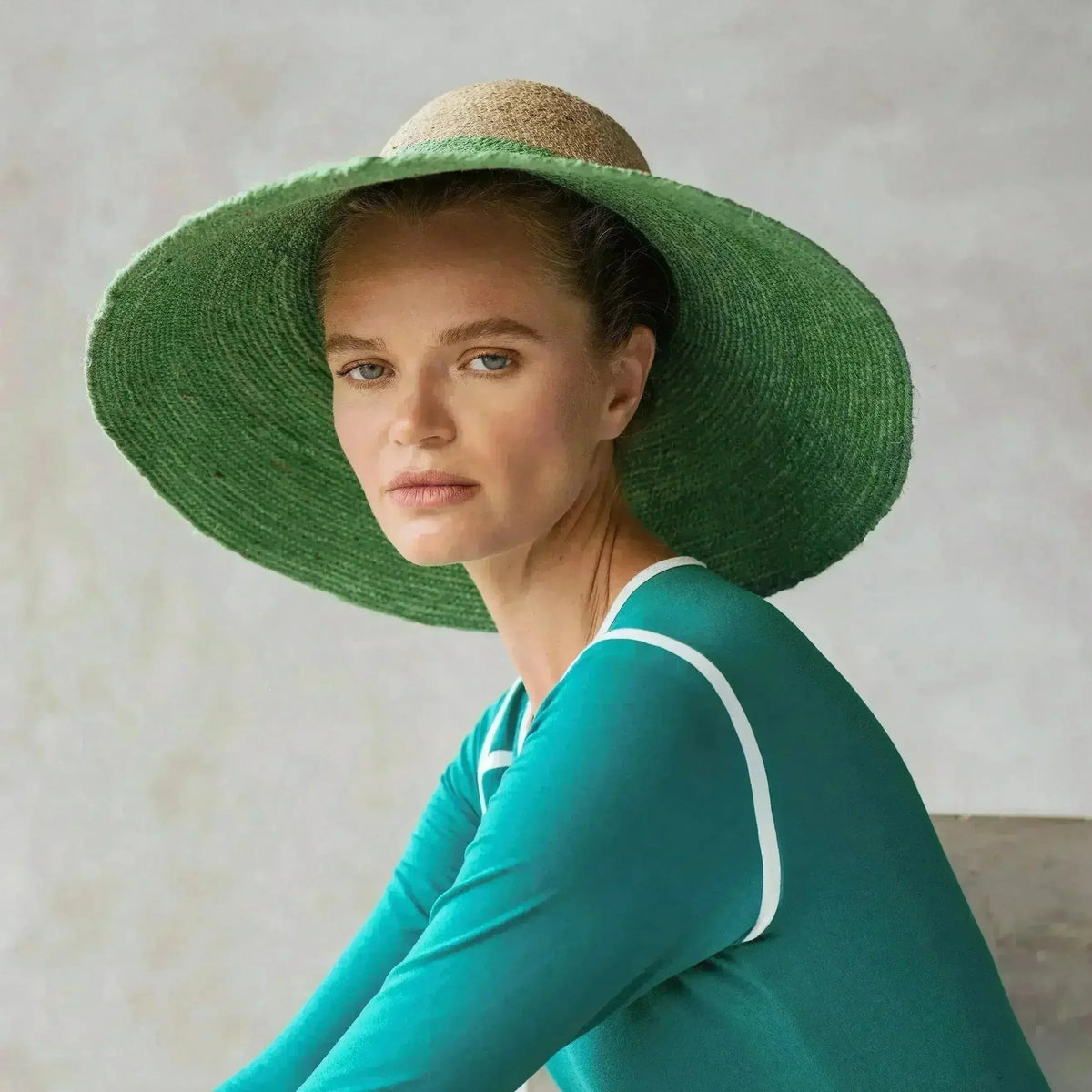 RIRI DUO Jute Straw Hat - Natural & Kelly Green | Femstylo